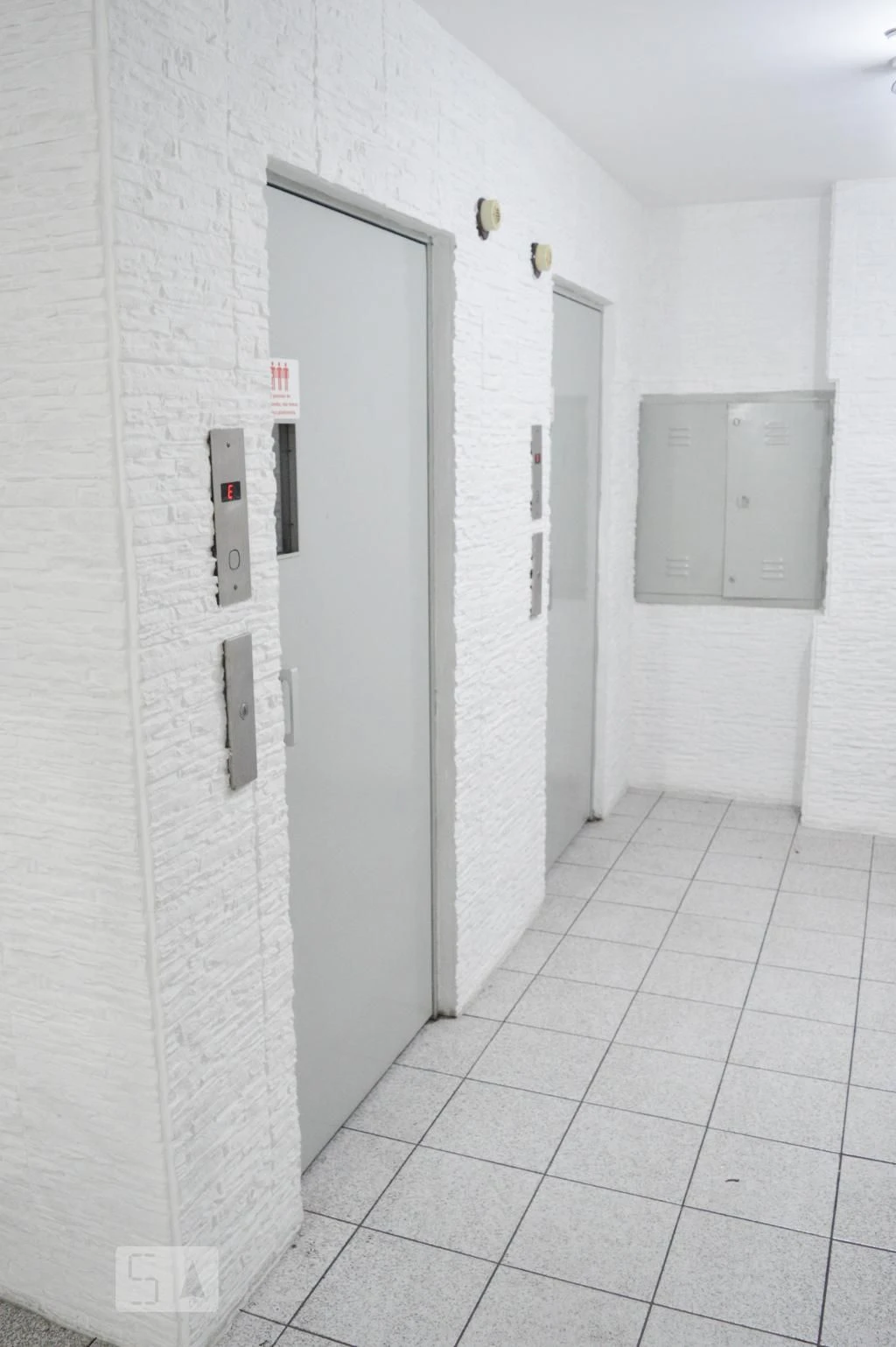 Furnished 2-bedroom apartment with private BBQ — photo 35