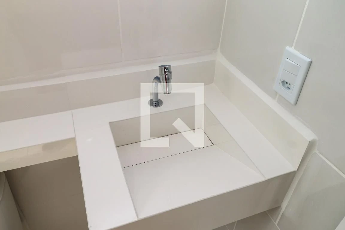 Furnished apartment, 50 m², with a glass-enclosed balcony — photo 44
