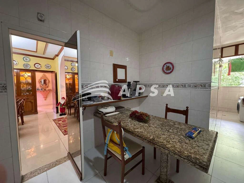 Furnished 208 m² apartment with 3 bedrooms and 2 parking spots — photo 15