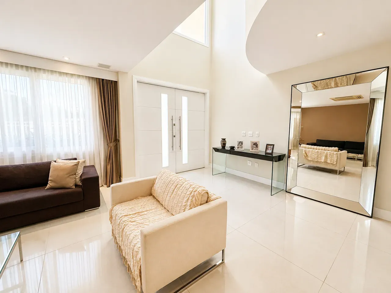 Furnished house with 4 bedrooms and 4 bathrooms — photo 23