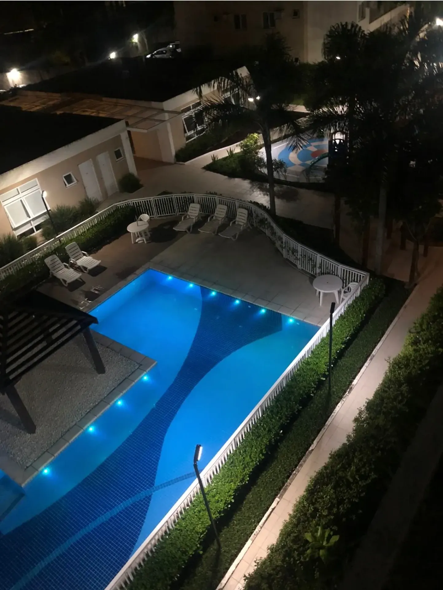 Furnished apartment, 74 m², with a glass-enclosed balcony — photo 44