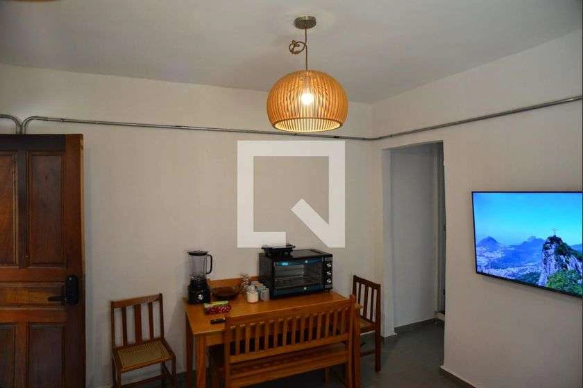 Furnished 1-bedroom apartment with compact kitchenette — photo 7