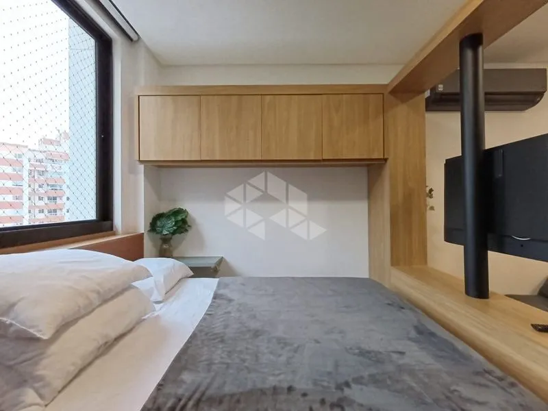 35 m² studio with a washing machine and a home office — photo 18
