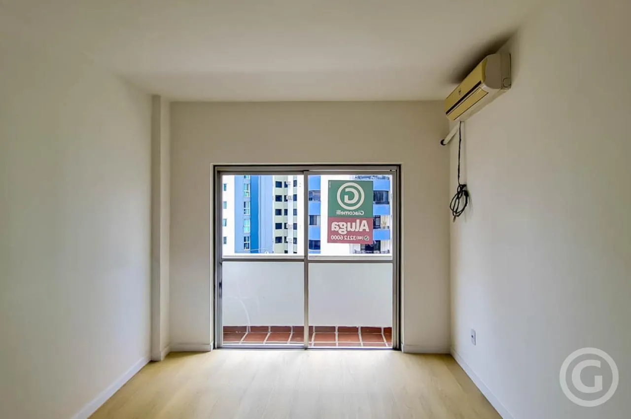 Apartment, 70 m², with wood or laminate floors — photo 5
