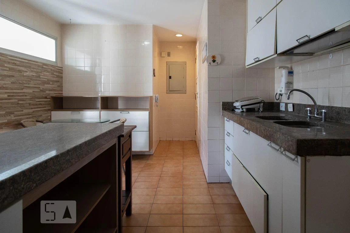 3-bedroom apartment with 3 bathrooms and 2 parking spaces — photo 2