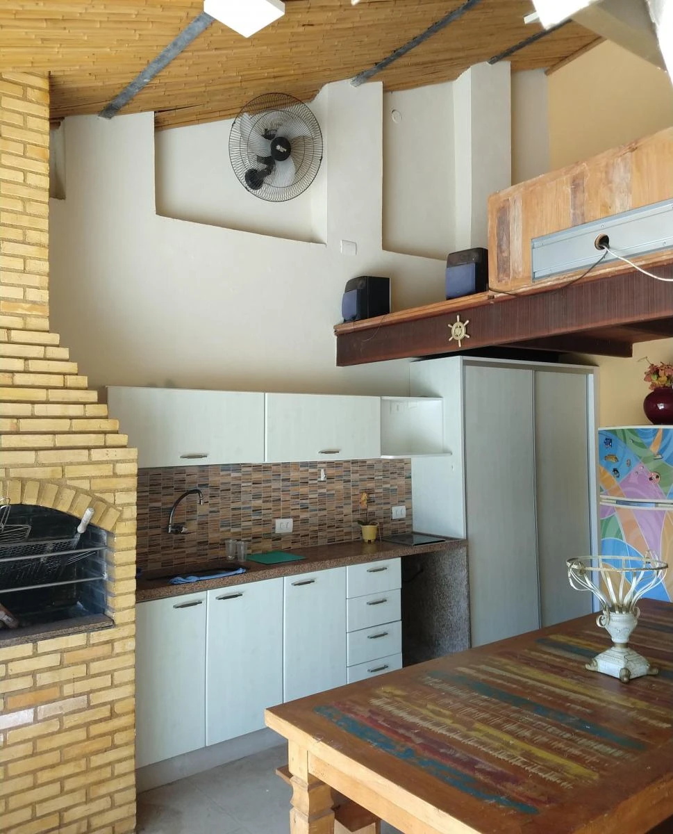 Casa mobiliada com 6 quartos e piscina aberta compartilhada — photo 17