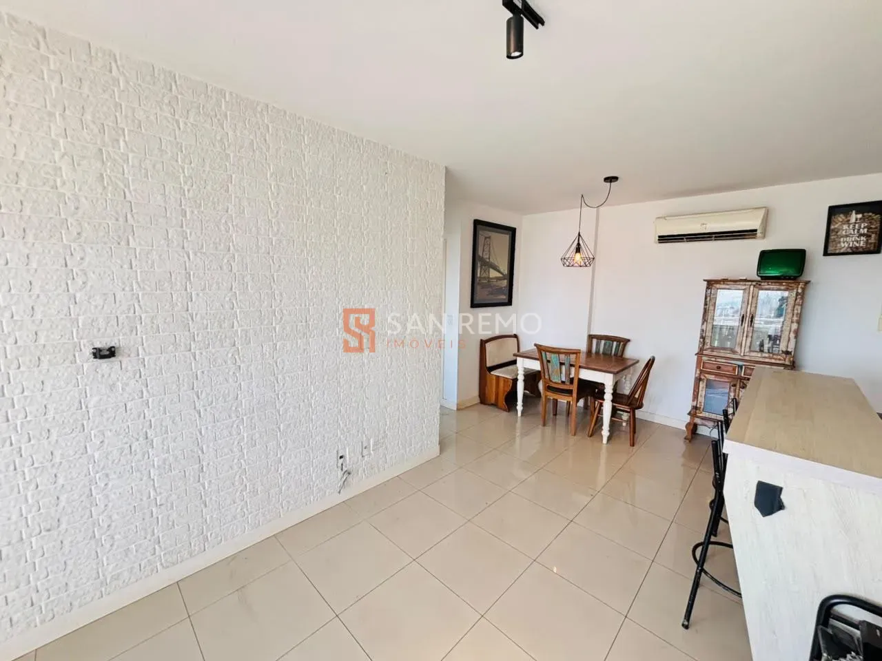 2-bedroom apartment with a home office