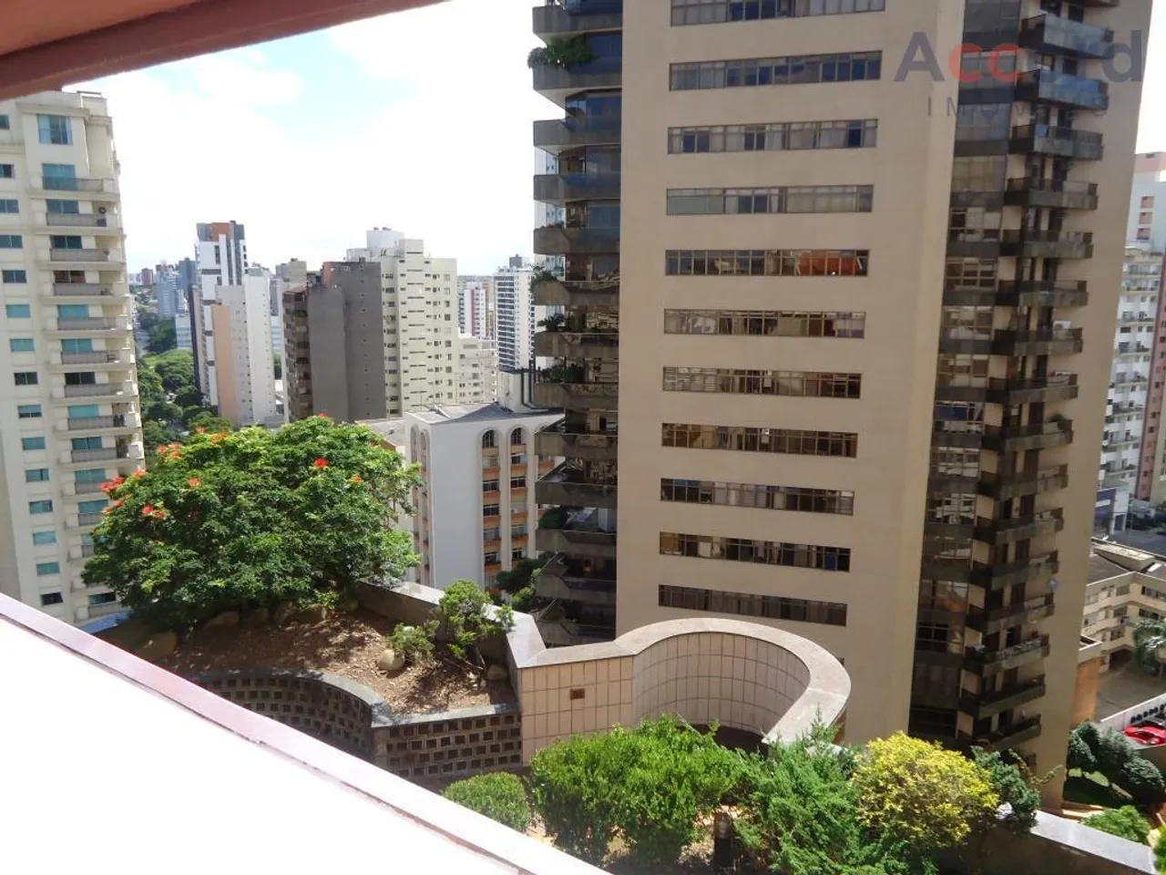 Top-floor apartment with 2 bedrooms and 4 bathrooms, 224 m² — photo 17