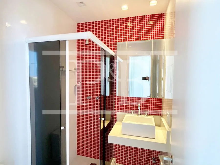 Furnished 3-bedroom apartment with 3 bathrooms — photo 14