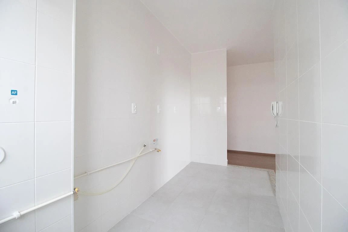 2-bedroom apartment in a building with a gym — photo 25
