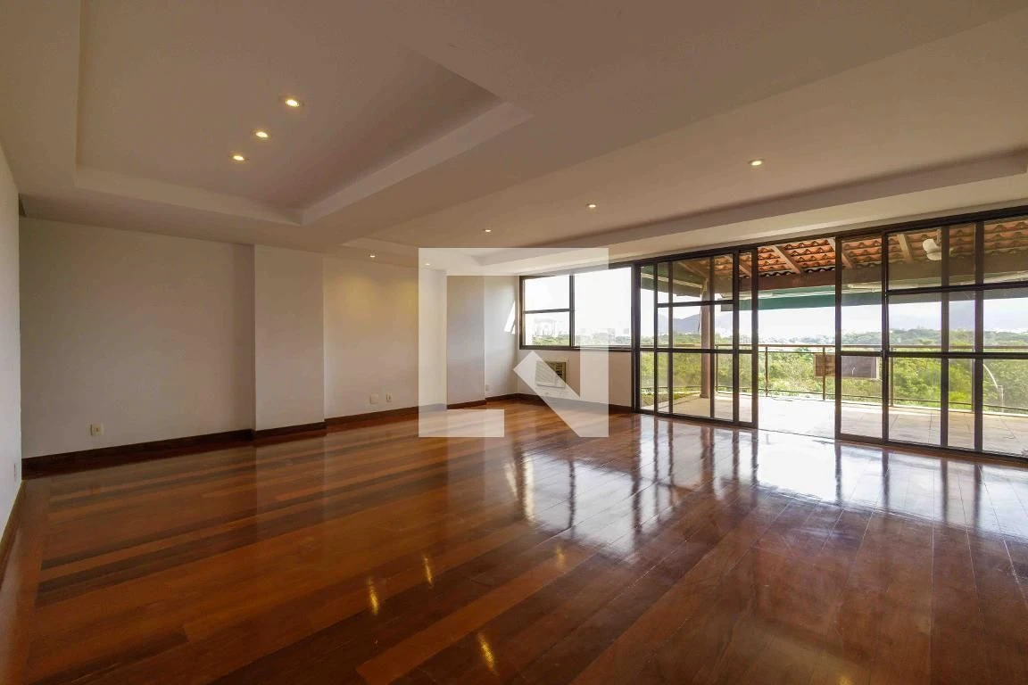 Furnished apartment, 360 m², with a bathtub