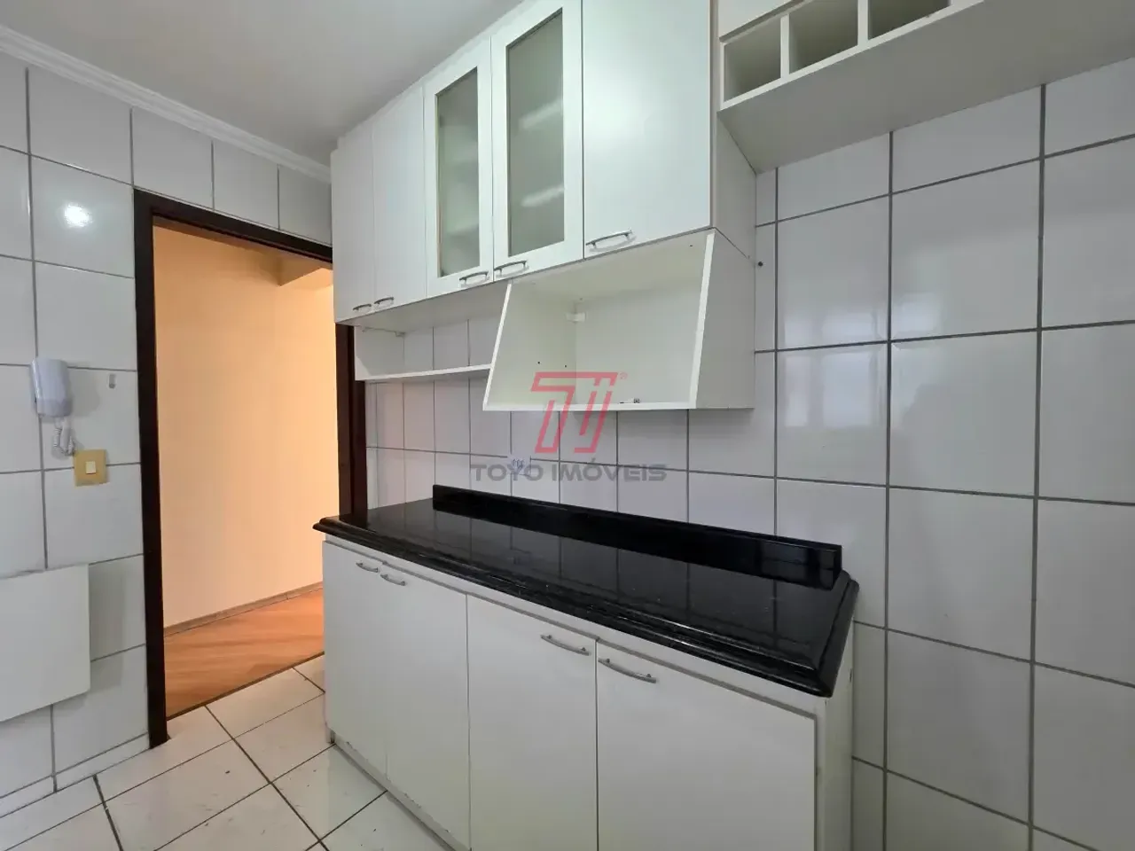 71 m² apartment with 2 bedrooms and wood floors — photo 14