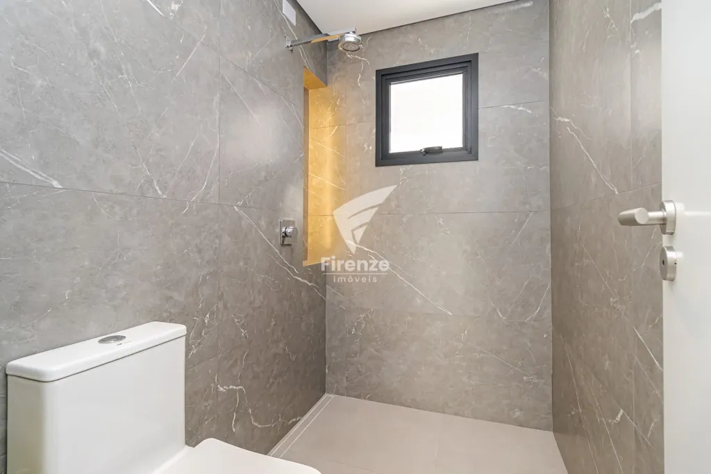 Furnished house with 4 bedrooms and 320 m² — photo 108