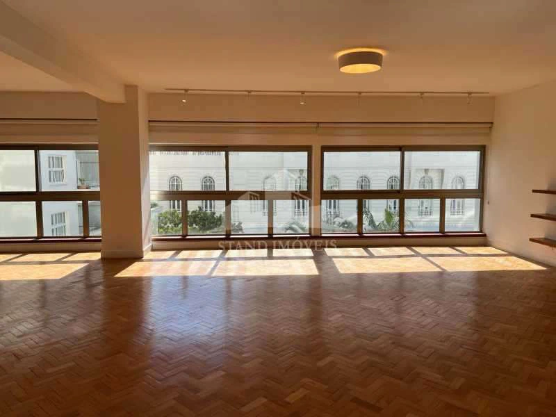 3-bedroom apartment with 1 en-suite bathroom and 300 m² — photo 4
