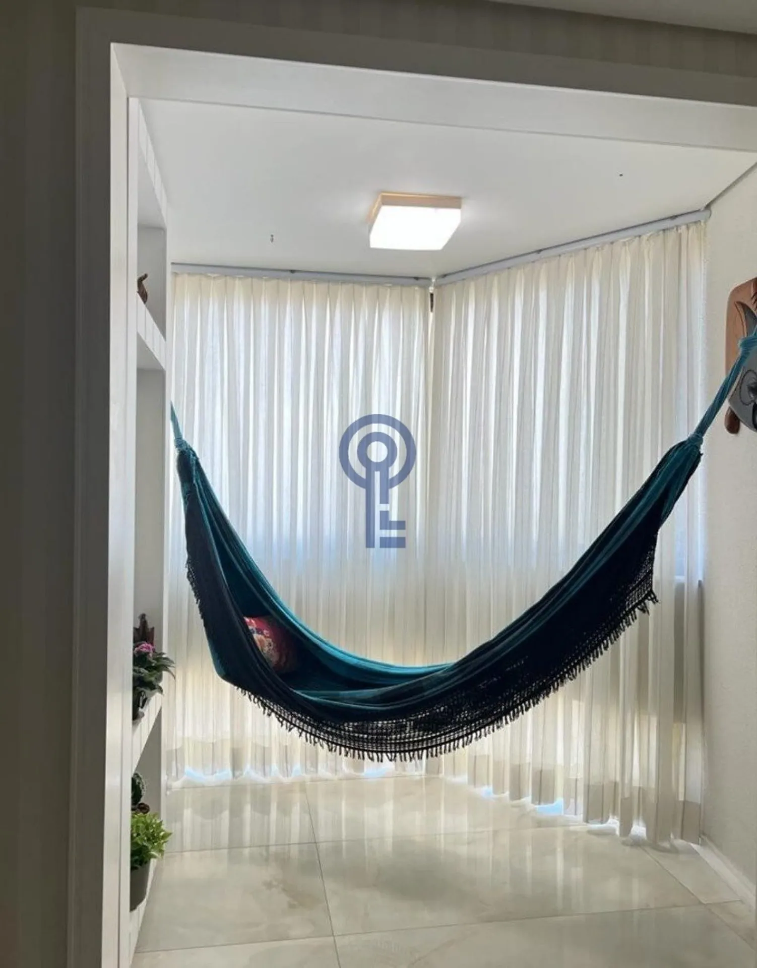 Furnished 98 m² apartment with 2 en-suite bedrooms — photo 17