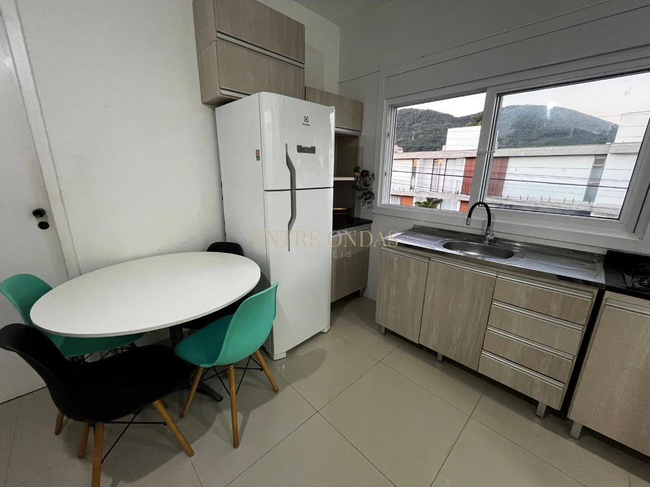 Furnished 2-bedroom apartment with 3 bathrooms — photo 10