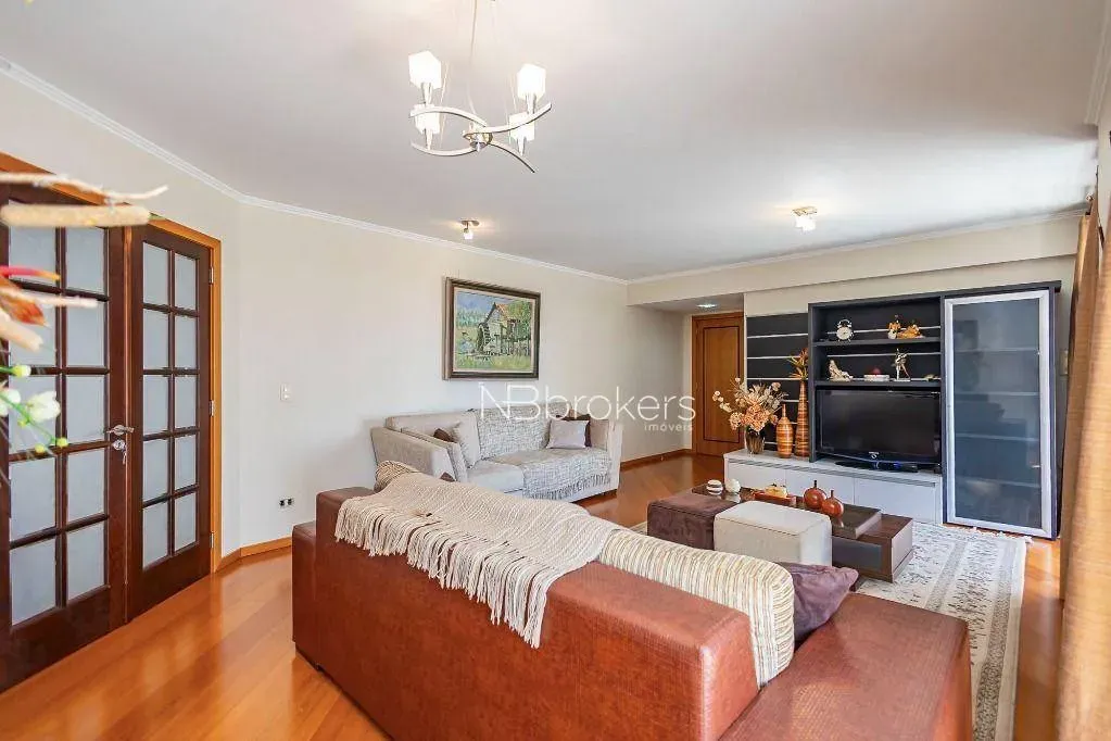 3-bedroom apartment with a walk-in closet — photo 23