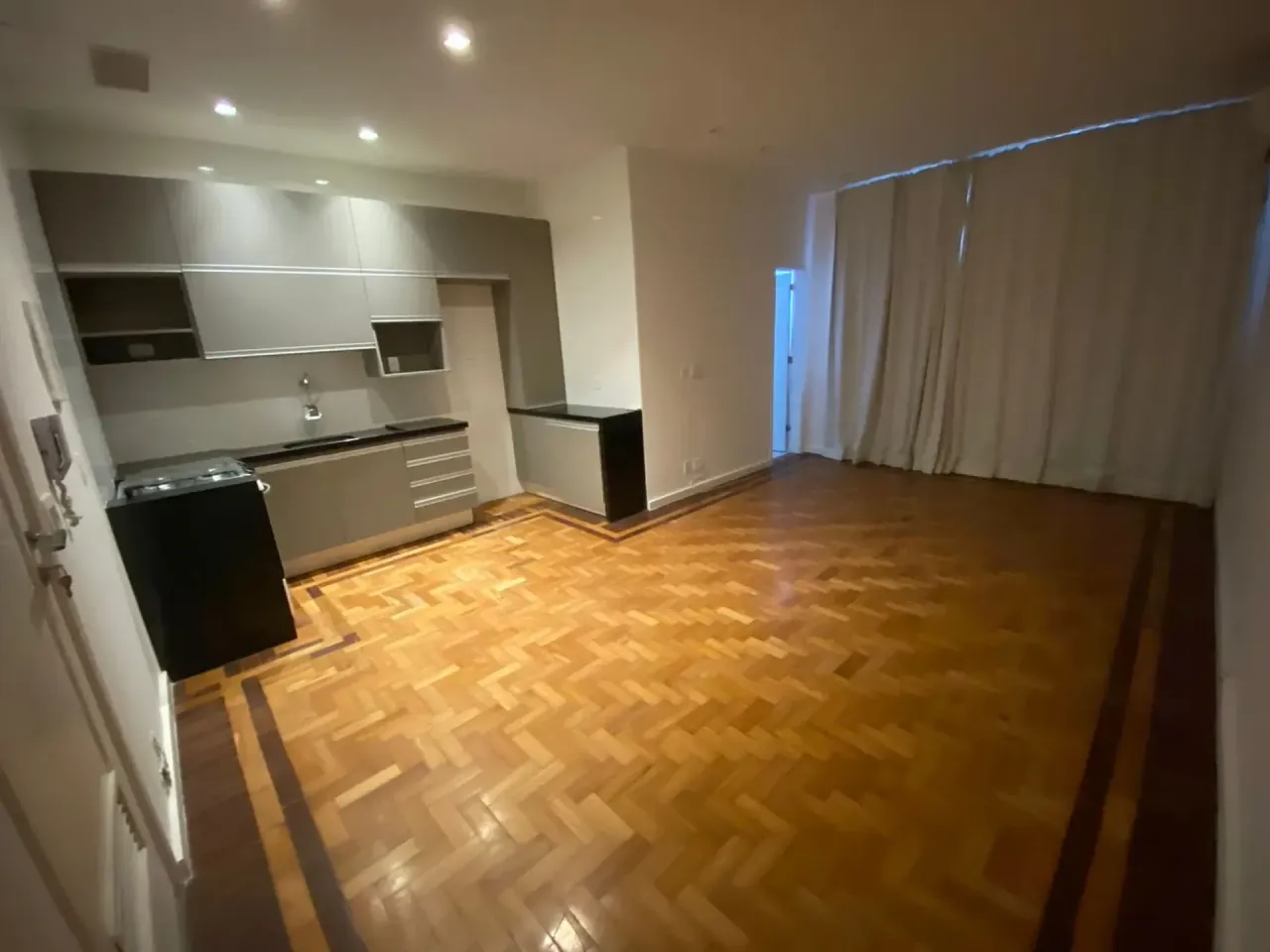 Apartment, 32 m², with wood or laminate floors — photo 7