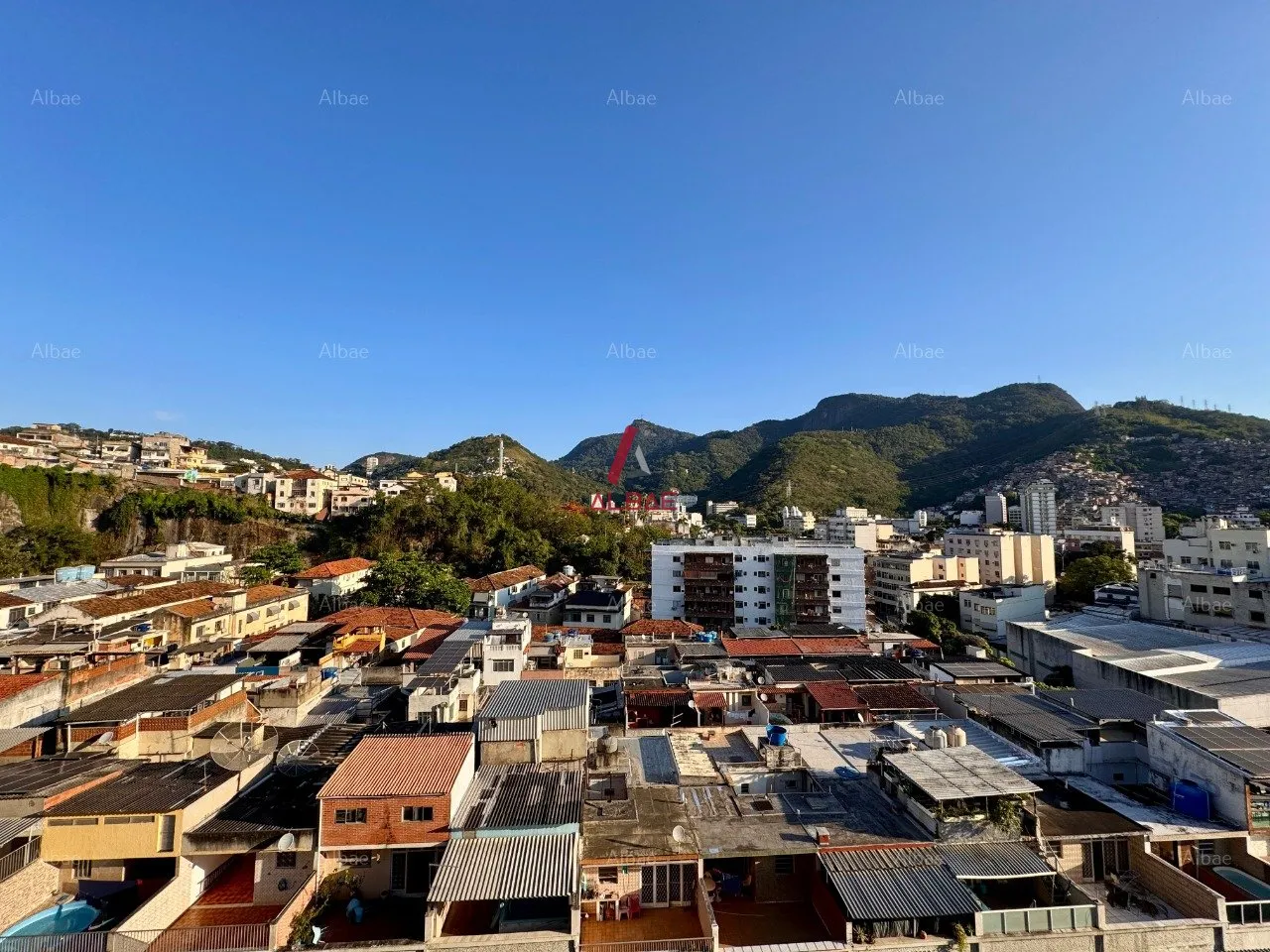 Apartamento com 2 quartos, 2 banheiros e varanda — photo 2