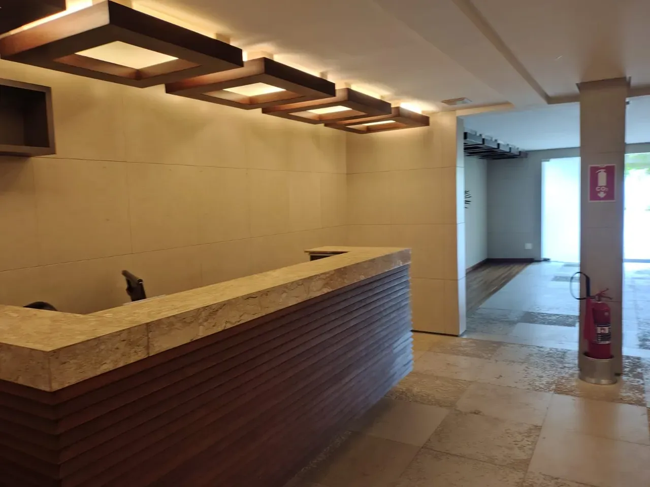 Apartamento com 3 quartos e varanda, pisos de cerâmica — photo 30