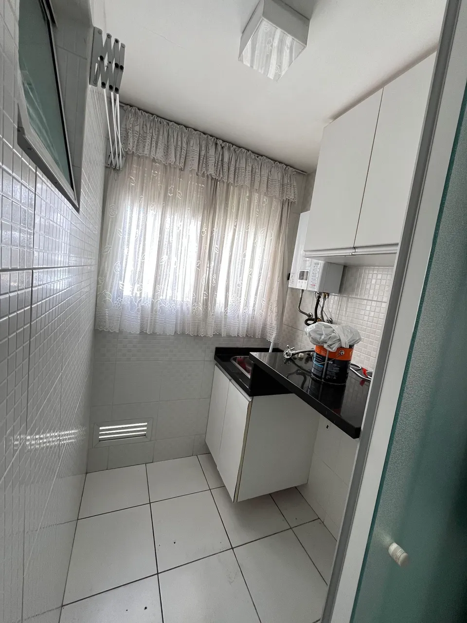 Furnished apartment with 2 bedrooms and open-plan kitchen — photo 10