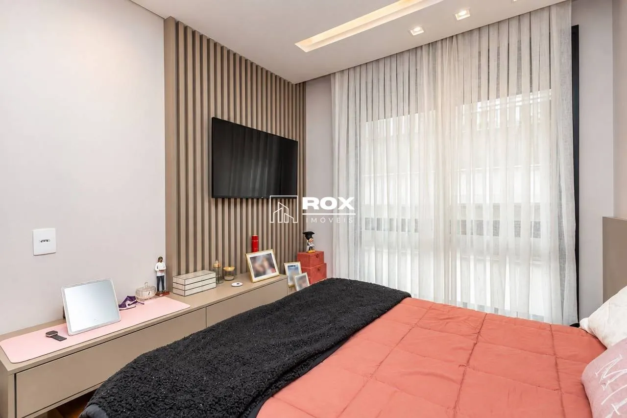 3-bedroom house with a walk-in closet in Curitiba — photo 6