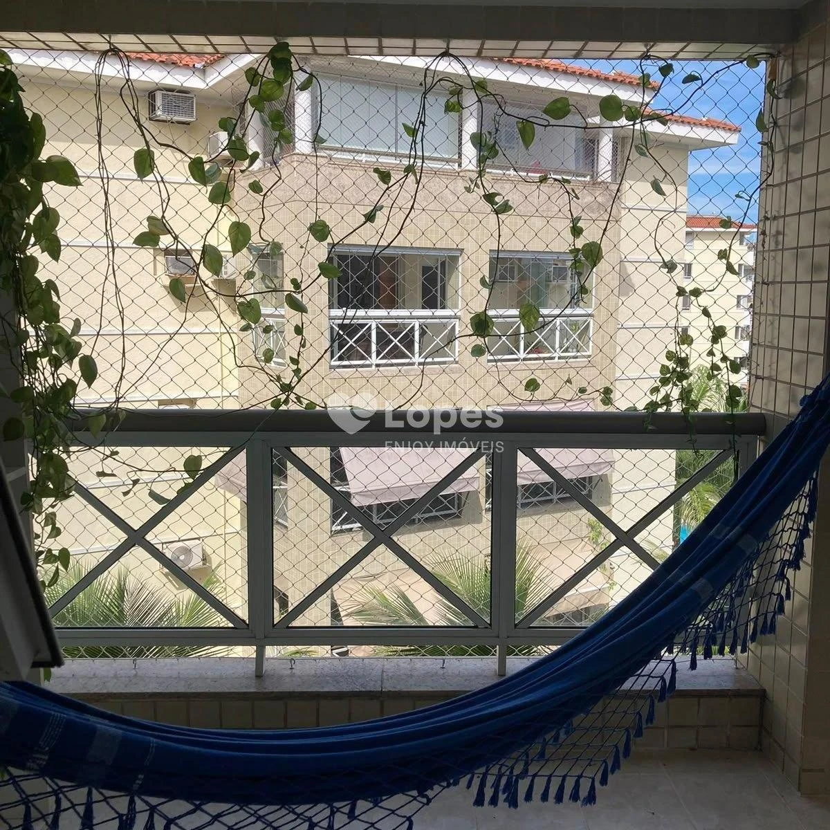 Furnished apartment, 96 m², with a glass-enclosed balcony — photo 10