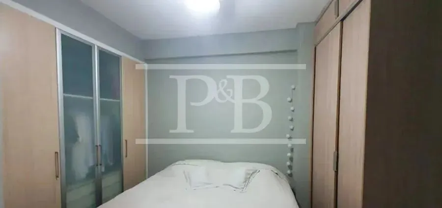 Furnished 2-bedroom apartment with open-plan gas kitchen — photo 11