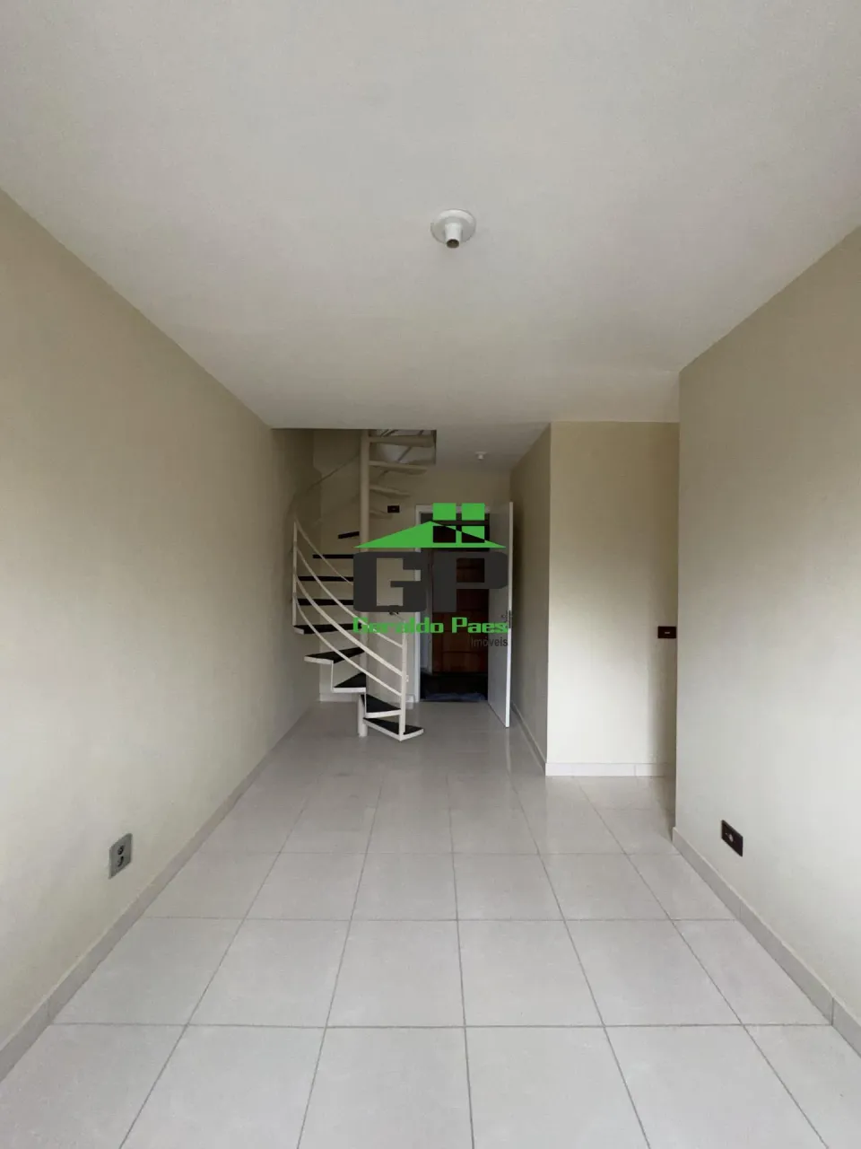 Apartment with 2 bedrooms, balcony and 1 parking spot — photo 11