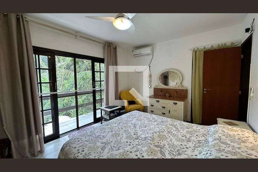 Casa com 5 quartos e cozinha aberta de 300 m² — photo 6