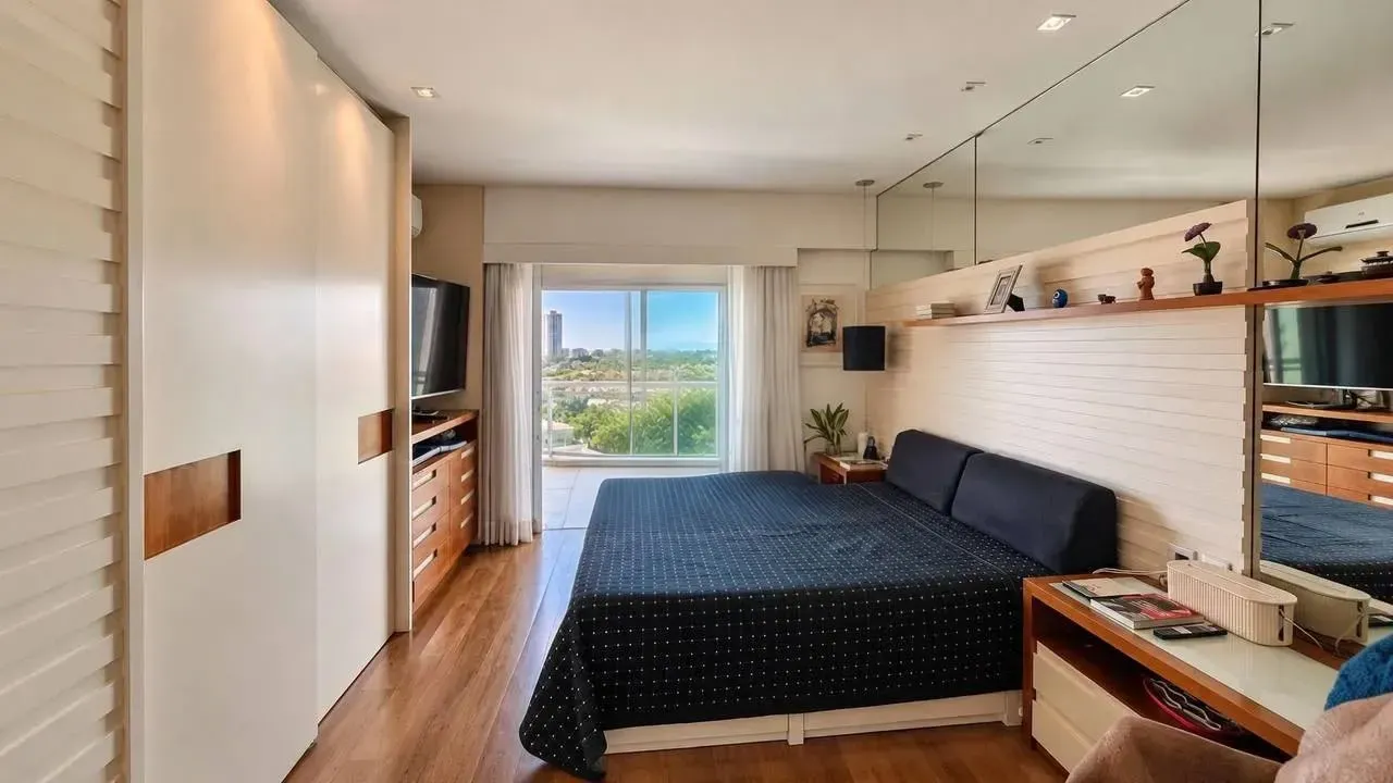 3-bedroom apartment in a building with a sauna — photo 3