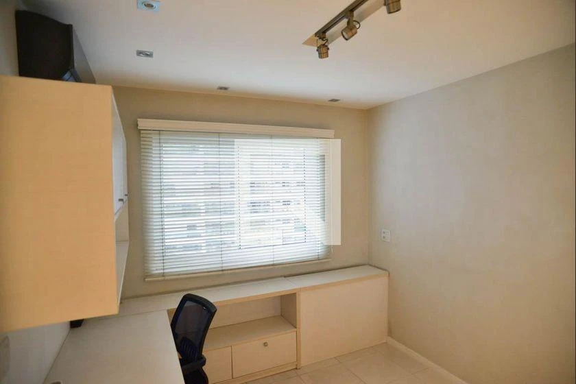 Washing machine in a 3-bedroom apartment, 160 m² — photo 8