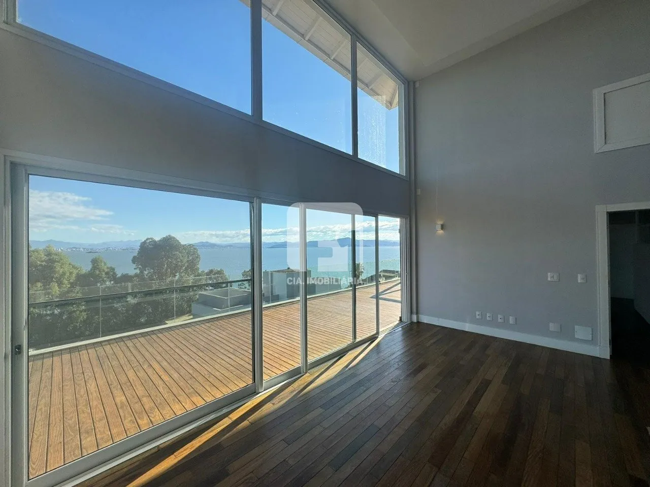 Furnished house with 7 bedrooms and a real desk — photo 28