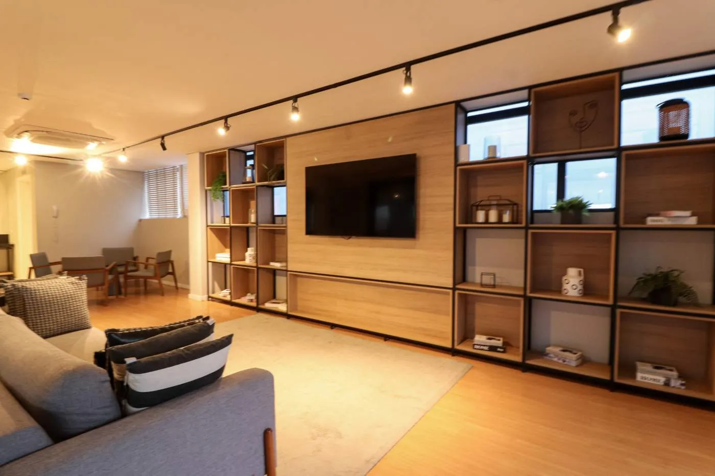 Furnished apartment, 46 m², with a home office — photo 13