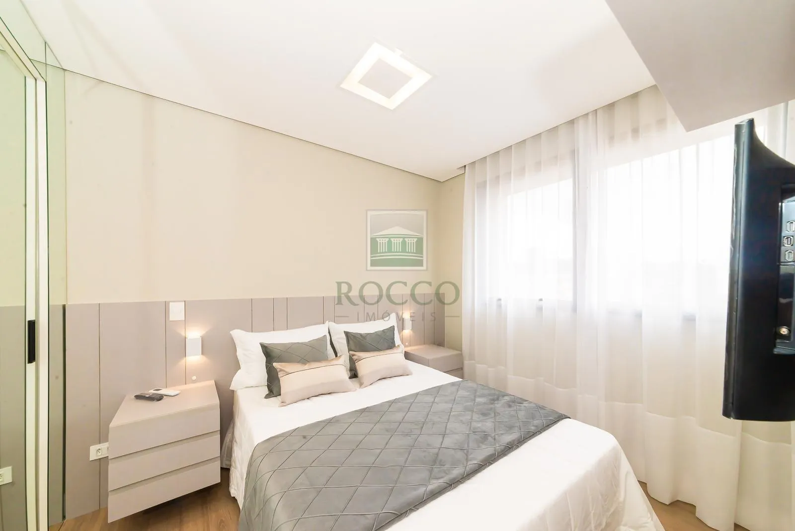 Furnished 1-bedroom apartment with 2 bathrooms — photo 14