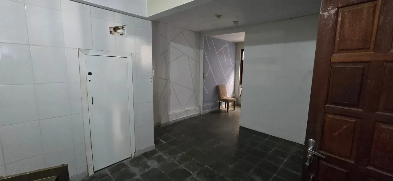 25 m² studio with a closed kitchen and electric shower — photo 5