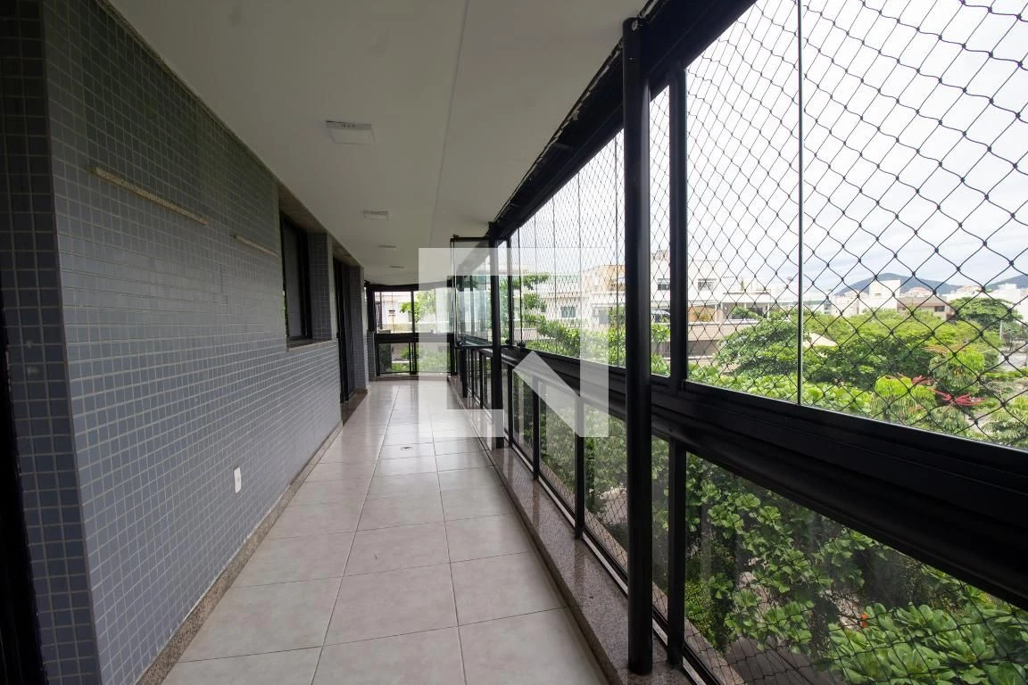 Furnished apartment with 3 en-suite bedrooms — photo 20