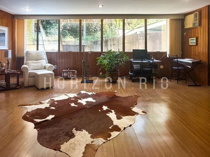 House, 800 m², with a mountain view — photo 16