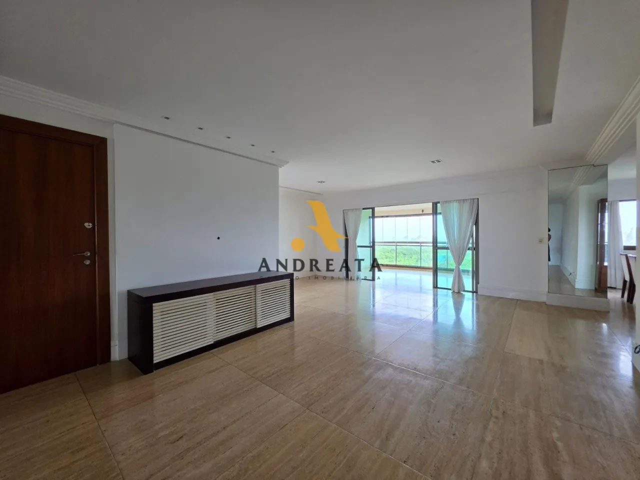 Apartment on the 5th floor with a glass-enclosed balcony — photo 6