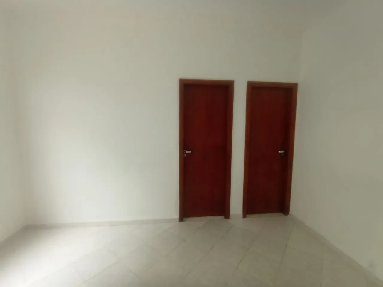 Casa de vila com 2 quartos e banheiro com box de vidro — photo 29
