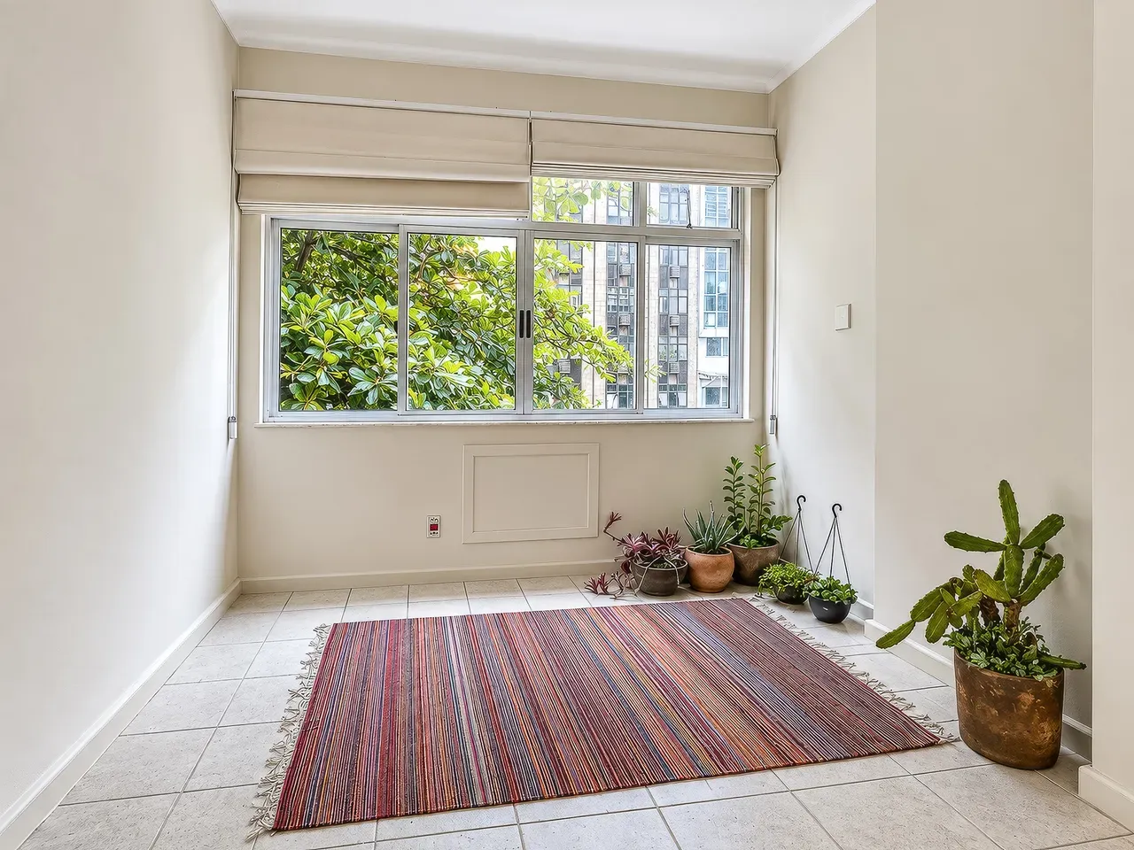 Apartment on the 5th floor with wood or laminate floors — photo 17