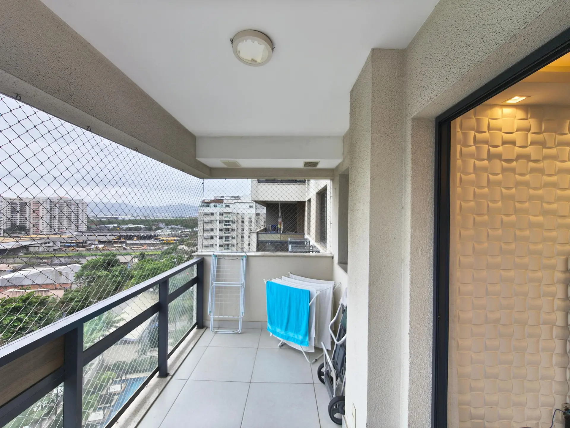 3-bedroom apartment with a mountain view — photo 24