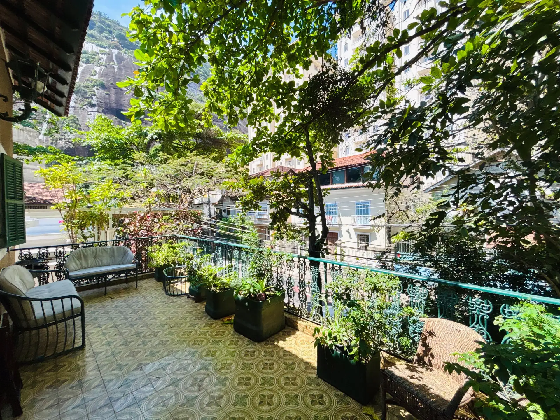 Furnished house, 380 m², with a grill on the balcony — photo 6