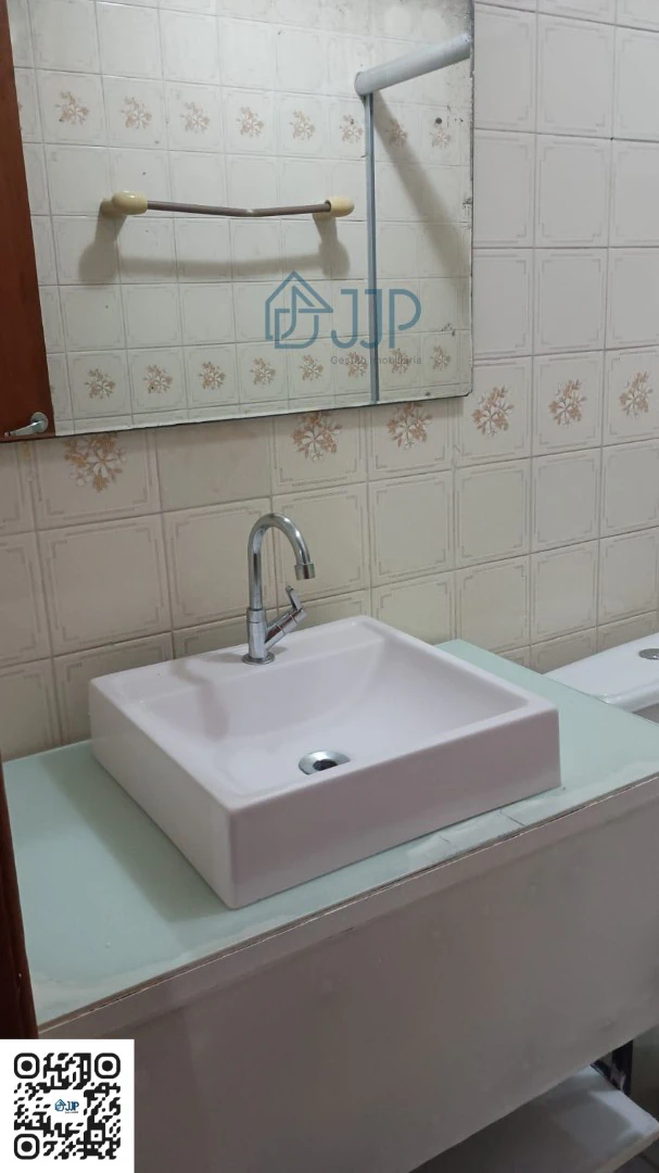 Unfurnished apartment with a balcony and 2 bedrooms — photo 7