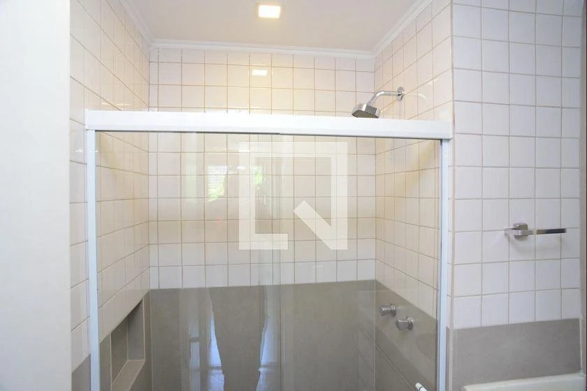 2-bedroom apartment in a building with a gym — photo 21