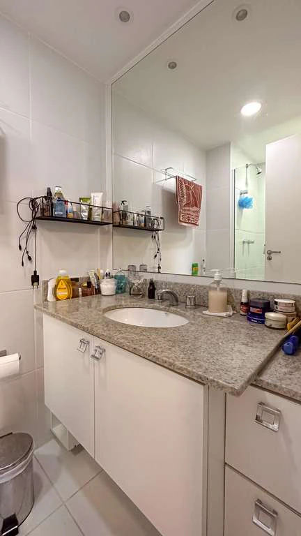 Furnished 2-bedroom apartment with en-suite and parking — photo 21