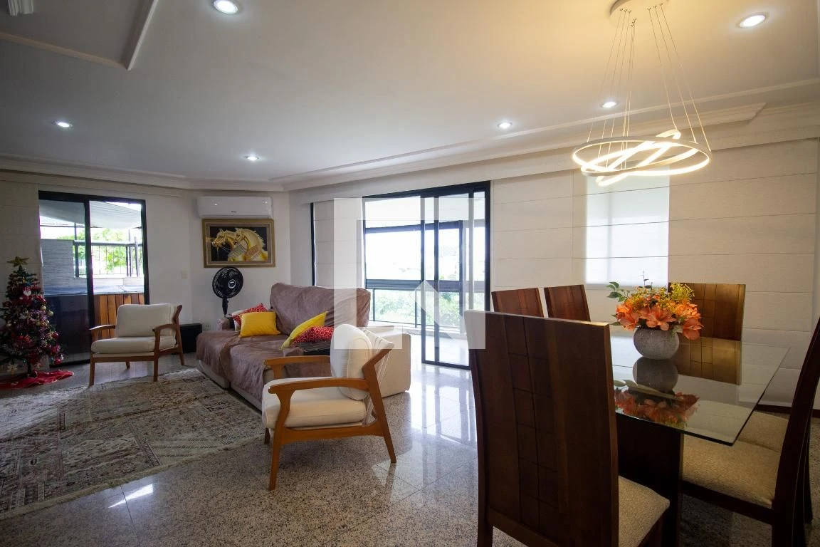 Furnished apartment with 3 en-suite bedrooms — photo 8