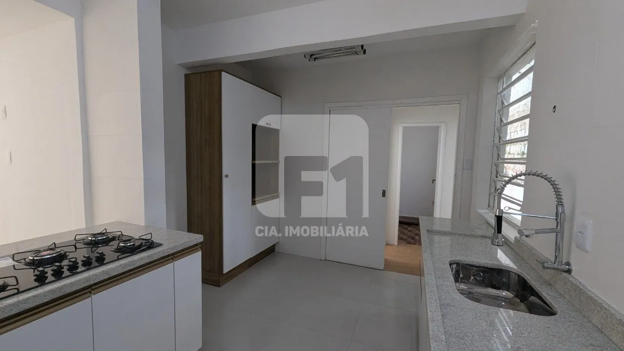 House with 6 bedrooms, en-suite and parking for 6 — photo 4
