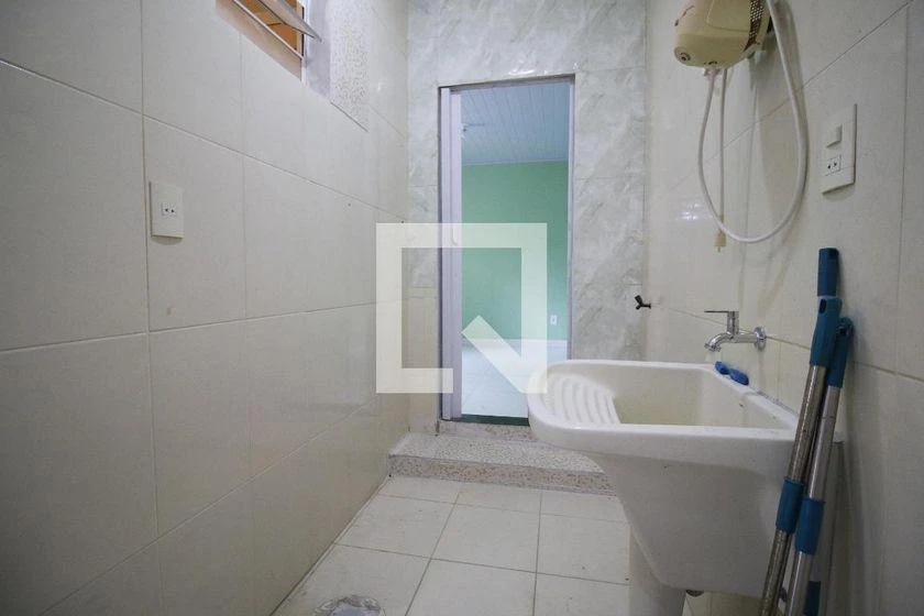 Apartamento de 260 m² com banheira e espaço de home office — photo 32