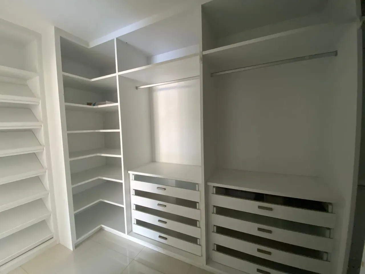 Furnished 5-bedroom house with 3 bathrooms and open-plan kitchen — photo 30